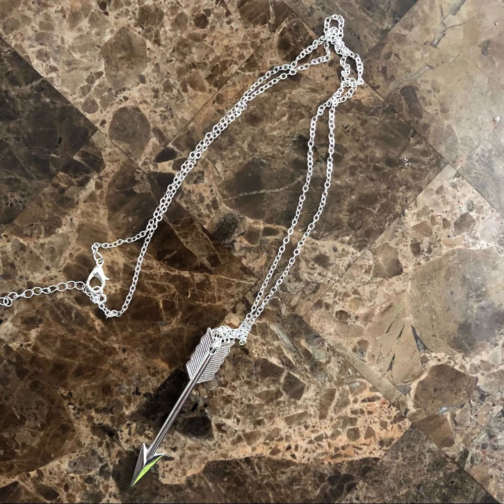 SILVER LARGE ARROW  NECKLACE 🏹